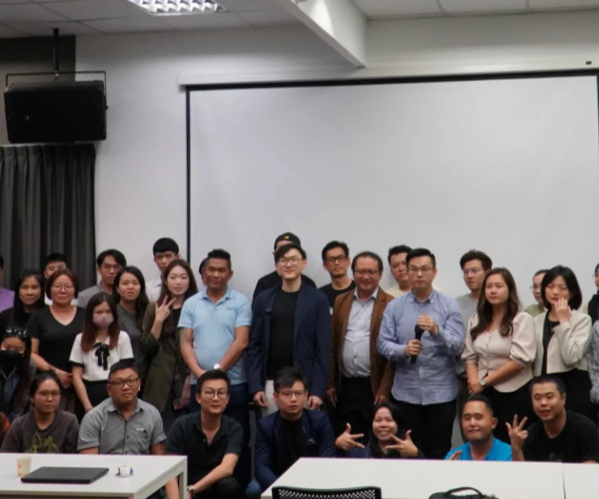 Live AI marketing training session