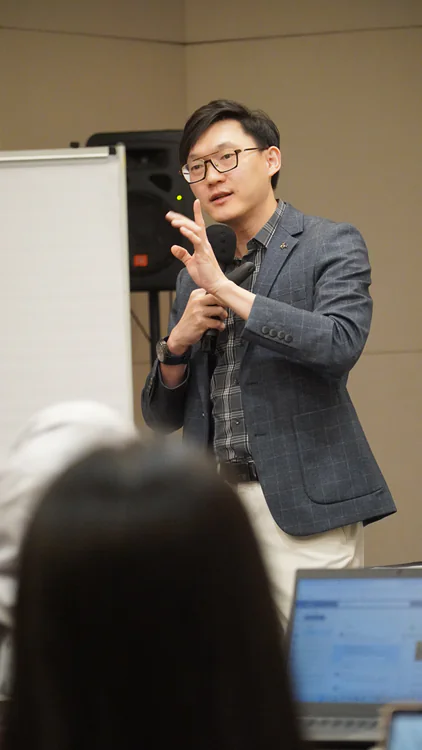Alexander Ang, AI Method chief instructor